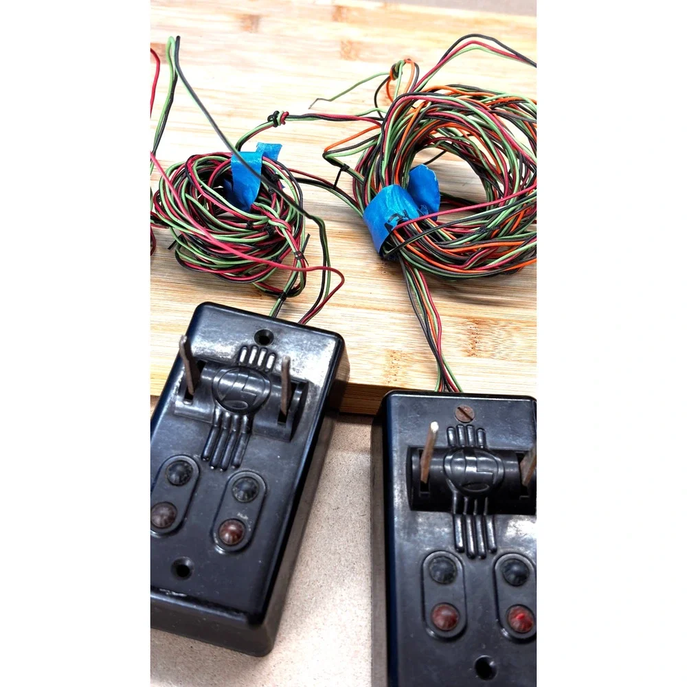 Vintage Lionel O27 Switch Controllers Dual Lever Bakelite Pair Untested